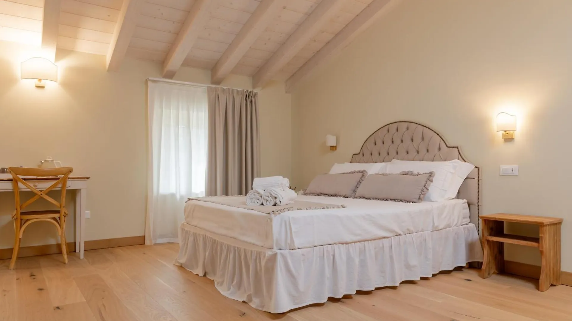 Relais Ca' Morenica Valeggio sul Mincio 0*,