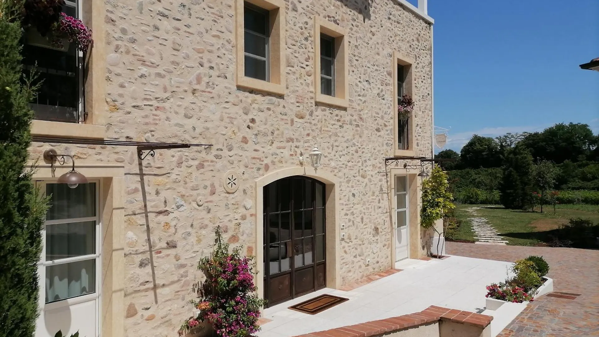 Relais Ca' Morenica Valeggio sul Mincio 0*,