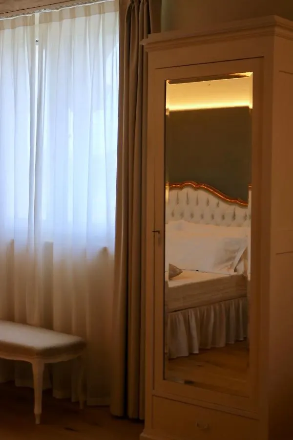 Relais Ca' Morenica Valeggio sul Mincio 0*,